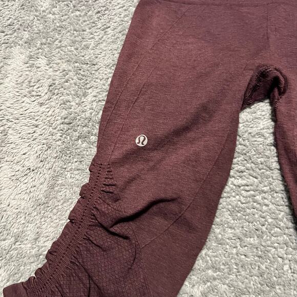 Lululemon Leggings Womens 4 In The Flow Crop Ribbed Ruched Seamless Maroon Pants - Picture 3 of 7